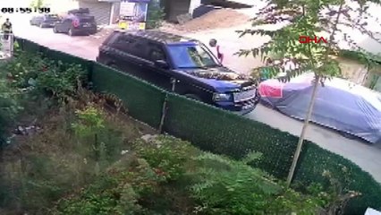 Kocaeli'nde trafik magandası! Çocuklarının yanında babalarına tokat attı