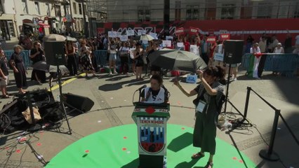 El cineasta español Almodóvar se une a la protesta por los niños asesinados en Gaza