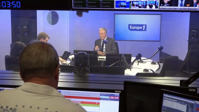 «C'est sans doute le début d'un séisme» : la pétition de Philippe de Villiers pour un référendum sur l'immigration franchit le million de signatures