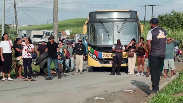 Manifestantes Reivindicam Requalificação da PE-20 em São Lourenço da Mata: Consequências e Respostas do Departamento de Estradas de Rodagem