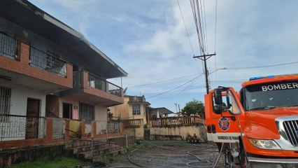 Incendio en un caserón en Sabanitas de Colón deja dos familias afectadas