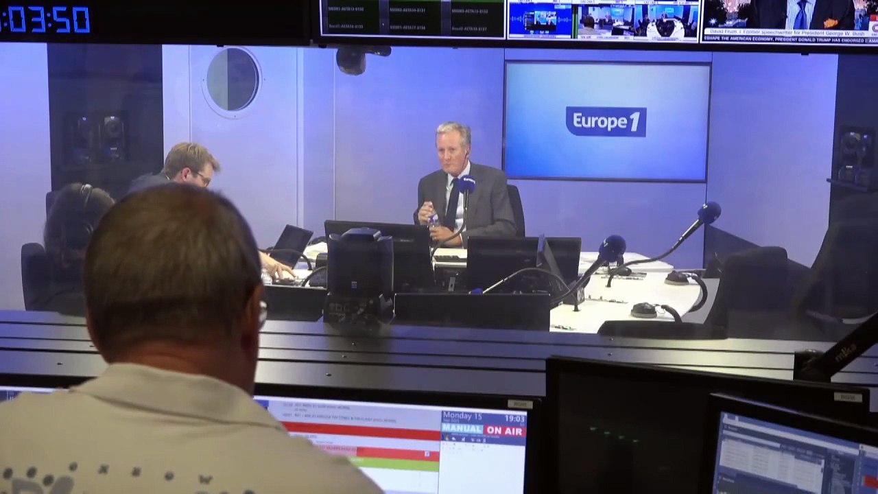 EXTRAIT - Immigration : la pétition de Philippe de Villiers passe le million de signatures