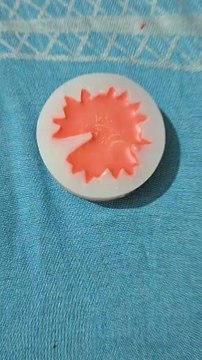 Daisy scented candles. for sell#scented candles #soyawax #candles #scentedcandleindia #candlelight #candlelover #fragrance #colors