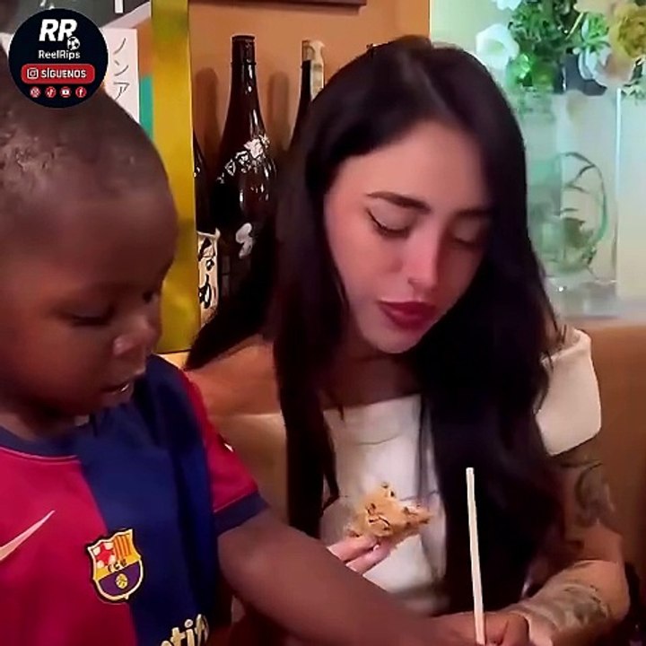VIDEO VIRAL: NICKI NICOLE ENTERNECE AL HERMANO DE LAMINE YAMAL EN UN RESTAURANTE ❤️🍣