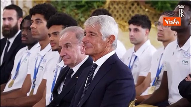 Mattarella riceve nazionali basket U20: Rifiuto di distinguere la rilevanza tra femminile e maschile