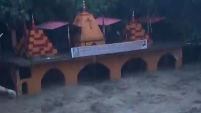 देहरादून सहस्त्रधारा Cloudburst: बादल फटने से तबाही