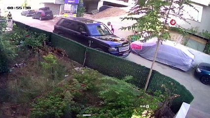 Ali Yerlikaya duyurdu! Çocuklarının yanında babaya saldıran şahıs yakalandı