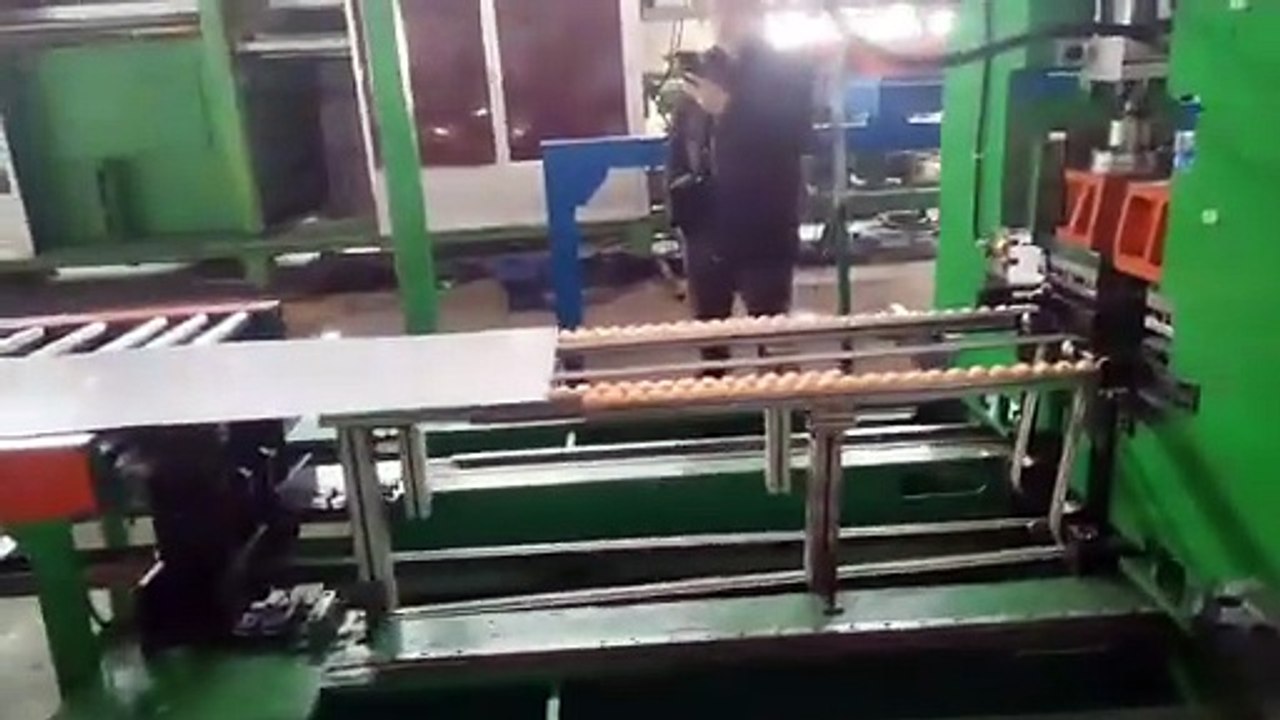 خط إنتاج الثلاجة المستعملة ، خط تشكيل الصفائح المعدنية الأوتوماتيكي المستخدم