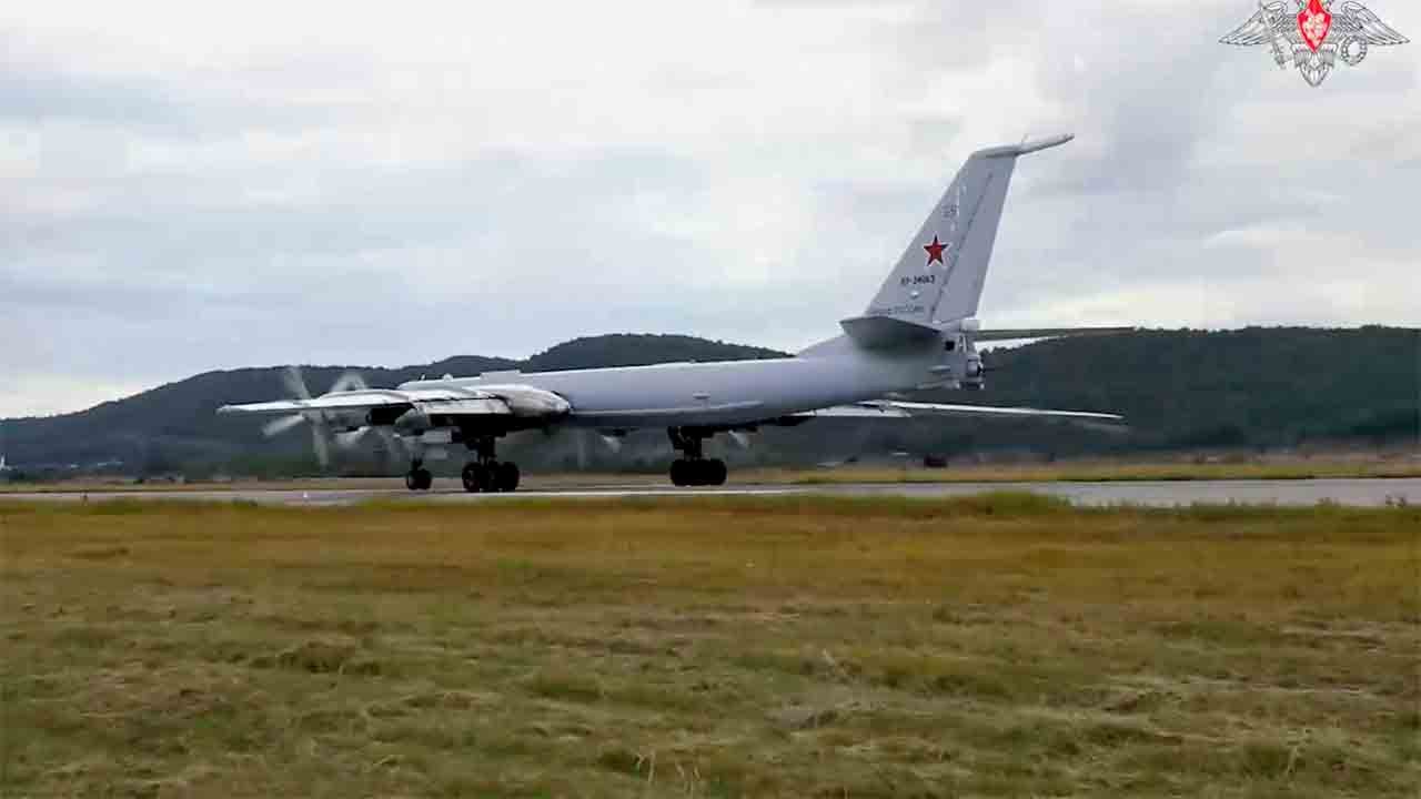 Zapad-2025: Noordelijke Vloot jaagt op nucleaire onderzeeër tijdens oefening in de Barentszzee