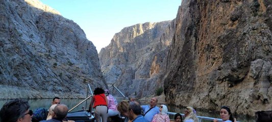 Yazın nüfusu 10 katına çıkıyor: Dünyanın en büyük ikinci kanyonu Türkiye'de!