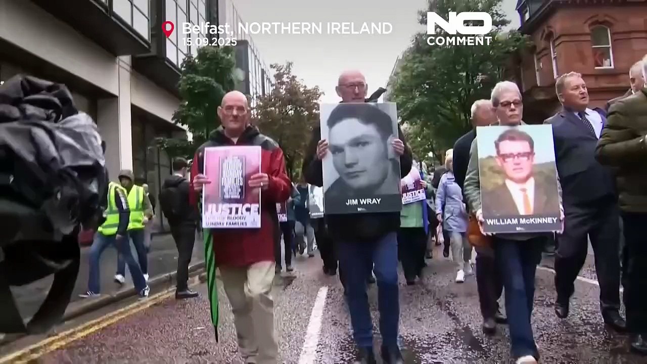 Familien marschieren zum Gericht in Belfast, Prozess zum Bloody Sunday beginnt