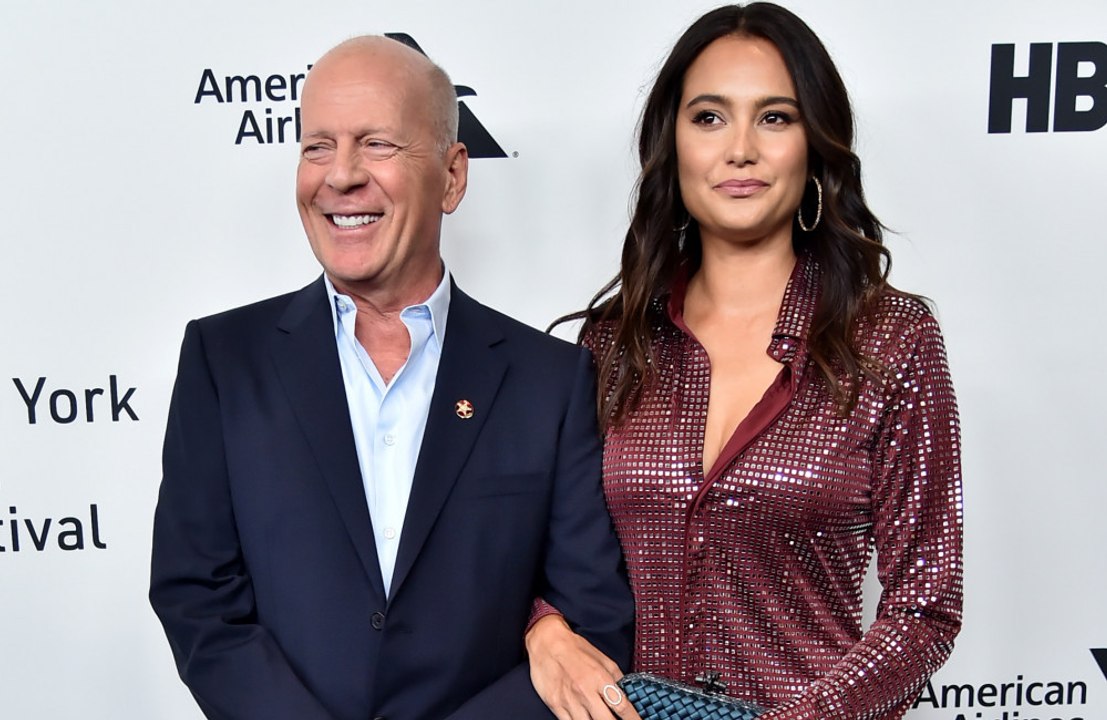 Esposa de Bruce Willis revela impacto da doença do ator na vida das filhas