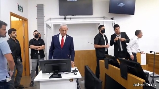 Netanyahu in tribunale per la nuova udienza del processo per corruzione