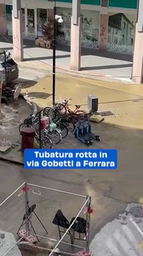 Tubatura rotta in via Gobetti a Ferrara