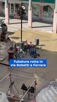 Tubatura rotta in via Gobetti a Ferrara