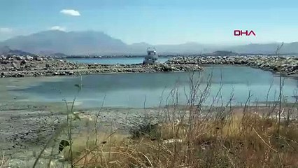 Van Gölü'nde vahim manzara! 1963 yılından beri böylesi görülmedi
