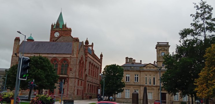 Time stands still in Derry as famous Guildhall Clock stalls