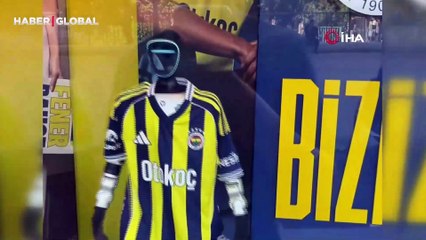 Kadıköy'de Fenerbahçe forması giyip koşturan robot sosyal medyada gündem oldu