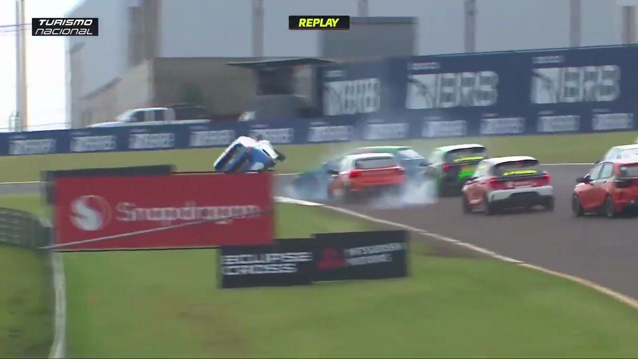 Turismo Nacional BR 2025 Cascavel Race 1 Last Lap Cunha Near Flip