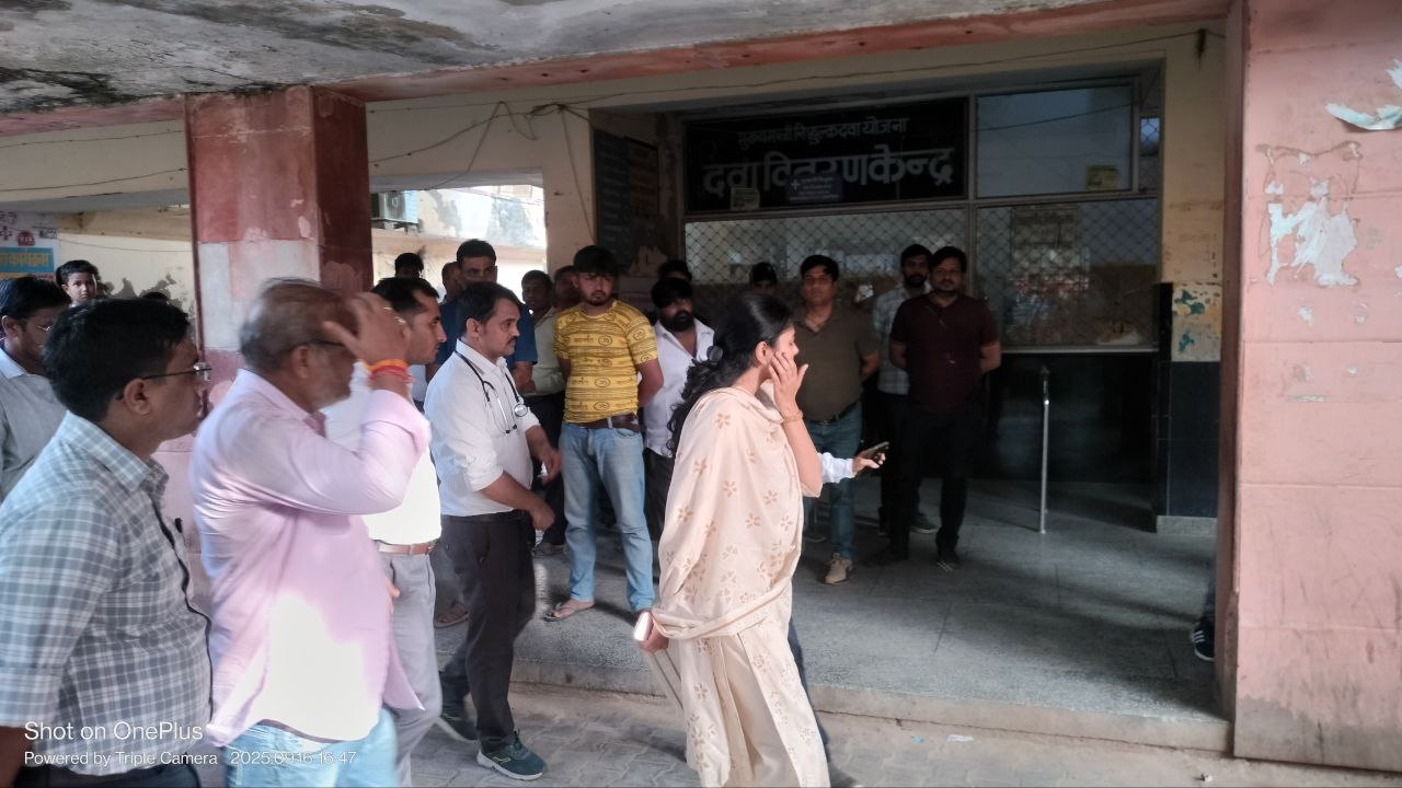 उप  जिला अस्पताल रामगढ़ का जिला कलेक्टर शुक्ल द्वारा निरीक्षण
