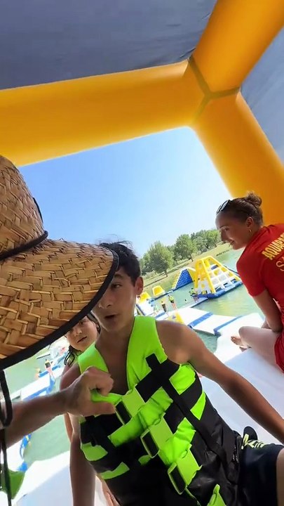 ⚠️nous Demandons durant le briefing, l’accord et le droit à l’image à chaque personne les personnes qui ne veulent pas être filmés, nous le font savoir, et nous ne les filmons pas humour vacance et rigolade et jolie fille ✅