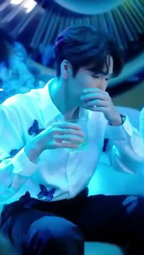 Ending this marriage was originally just a show of face, each of them being flirty and non-interfering with each other until a test on the eve of the divorce, when they finally tasted each other's feelings. From then on, he was completely obsessed with he