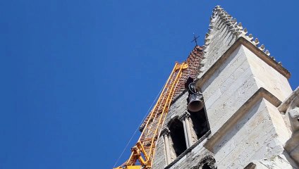 Instalacion de la nueva campana de San Roque en la Iglesia de La Antigua