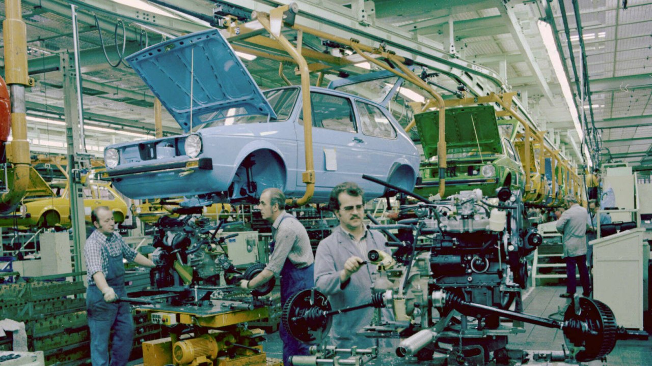 VW Golf & VW ID. Serie: Alle Generationen in der Fertigung – MK1 bis ID.7