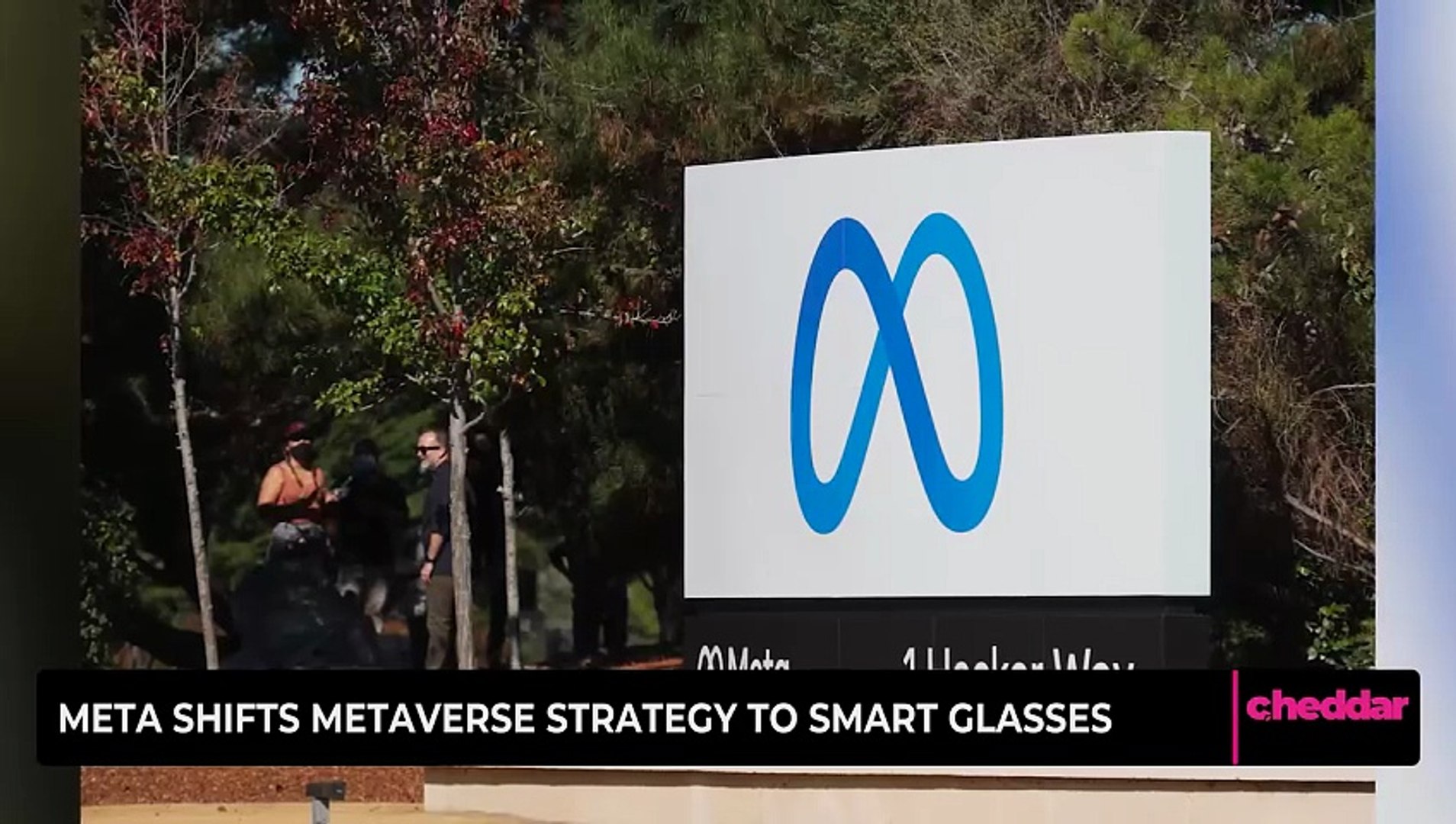 Meta Shifts Metaverse Strategy to Smart Glasses
