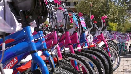 İHH'dan deprem bölgelerinde 1000 çocuğa bisiklet hediyesi