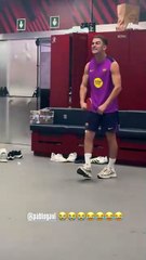 La locura de Gavi jugando a Ping Pong en la Ciutat Esportiva Joan Gamper