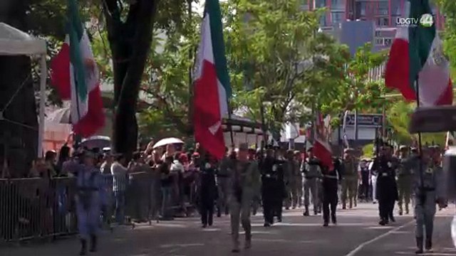Desfile Cívico Militar 215 llena de orgullo a familias tapatías en Chapultepec