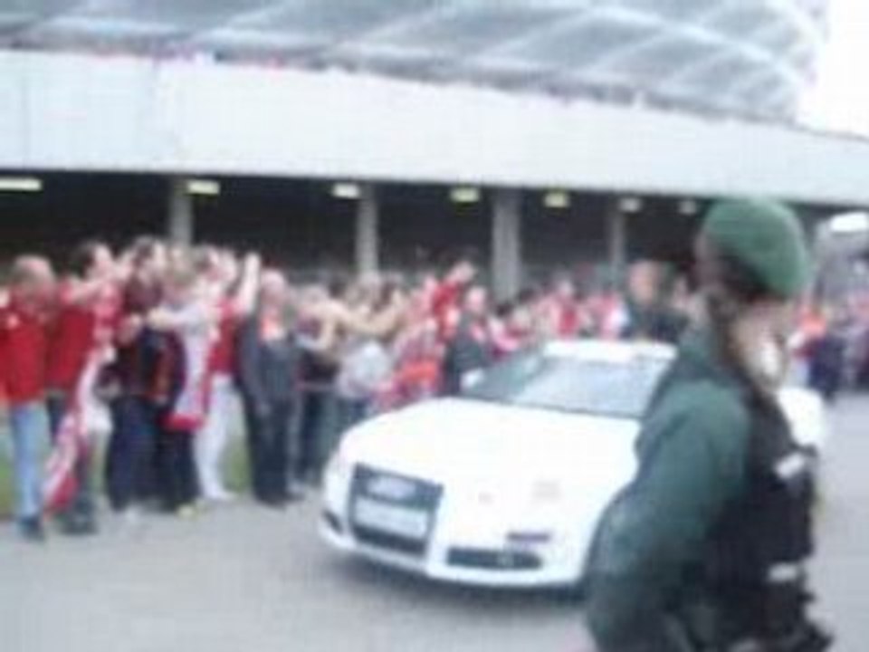 bayern munchen 4 1 berlin 17/05/08 trophée voiture