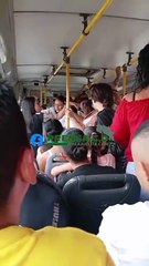 Pelea en bus de Alajuelita por un asiento preferencial termina en golpes y gritos