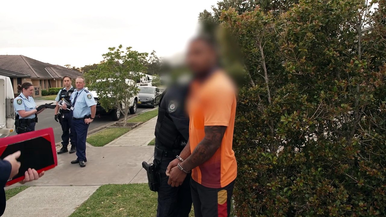 Raptor squad arrests 11 men after separate brawls at The Entrance and Huskisson - Newcastle Herald - September 17, 2025