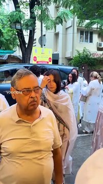 mira kapoor arrives for a prayer meet. shah rukh khan’s manager pooja dadlani’s mother-in-law passed away, for whom the prayer meet was held