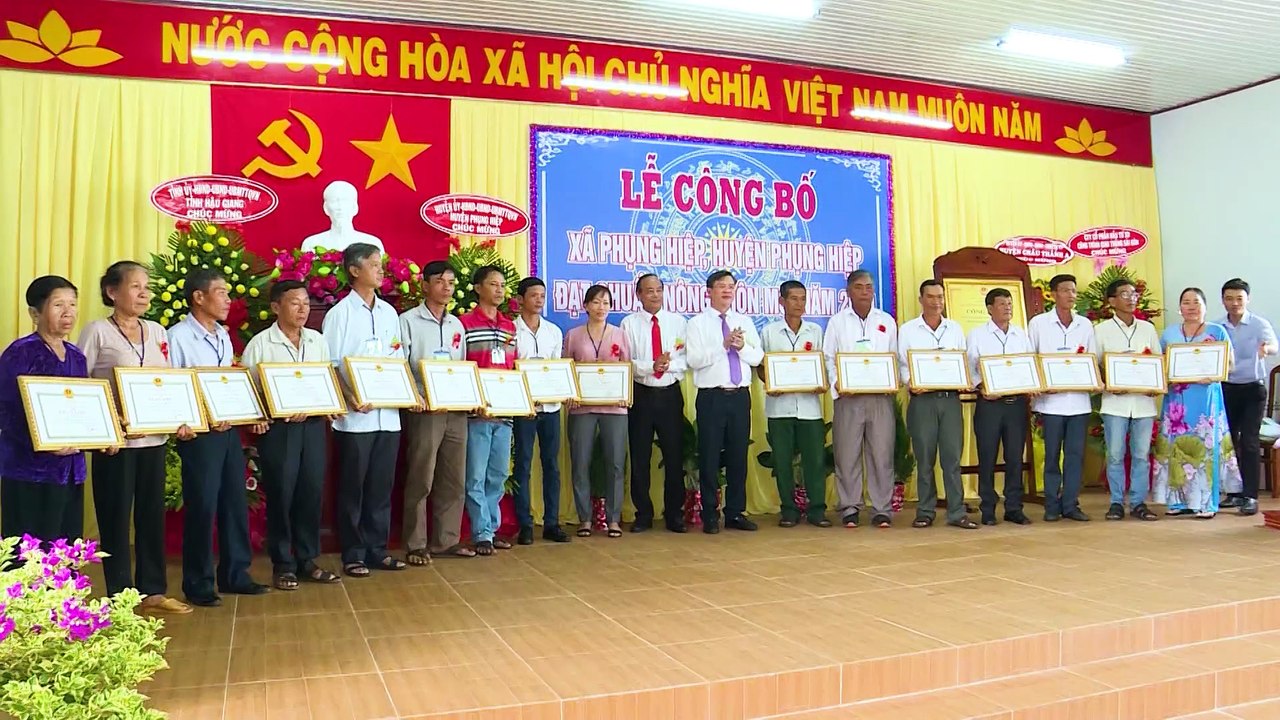 CLIP THI DUA YEU NUOC XA PHUNG HIEP
