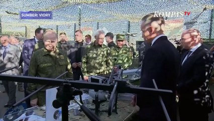 Pakai Seragam Tentara! Presiden Rusia Putin Periksa Alutsista di Lokasi Latihan Zapad-2025
