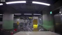 Suzuki Jimny makes desperate escape from flooded underground car park in Japan!(2025.09.12)