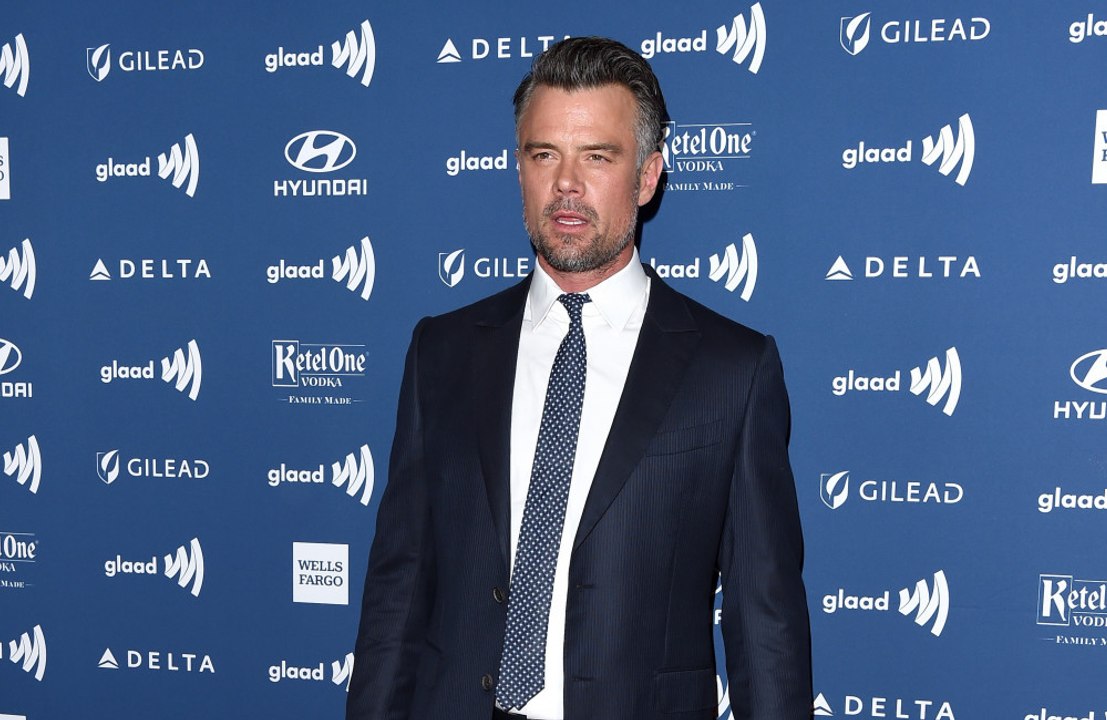 Josh Duhamel has 'perfect' vision after undergo...