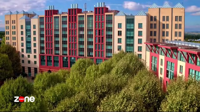 Retrouvez le reportage sur Disneyland Paris dans les coulisses du 25ème anniversaire avec Zone interdite sur M6 en HQ ! 📺✨ DLP - Copie (8)