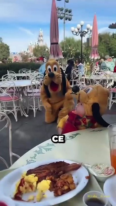 Trois fois, les personnages Disney ont rencontré leur mini-moi (1)