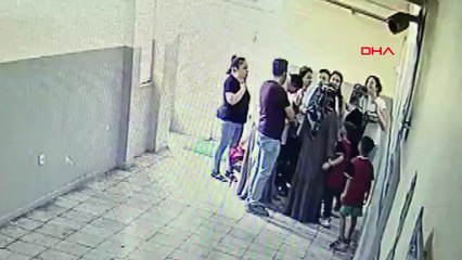 Kadın öğretmene veliden saldırı