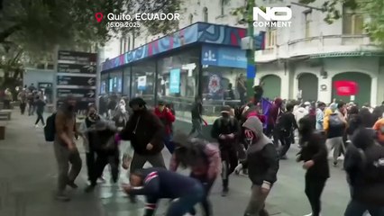 Manifestantes confrontam polícia em Quito devido a cortes nos subsídios de combustível