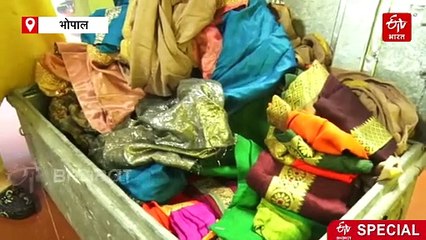 चार घंटे के नाटक में तीन मंच, पर्दा गिर गया तब संदूक से बाहर निकले किरदार