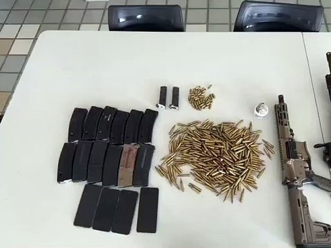 Vídeo: Ação policial termina com três mortos e quatro fuzis apreendidos em cidade turística da Bahia