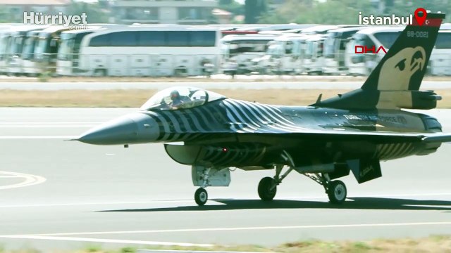 TEKNOFEST İstanbul’da uçuşlar başladı: SOLOTÜRK ve Hürkuş gösterileriyle nefes kesti