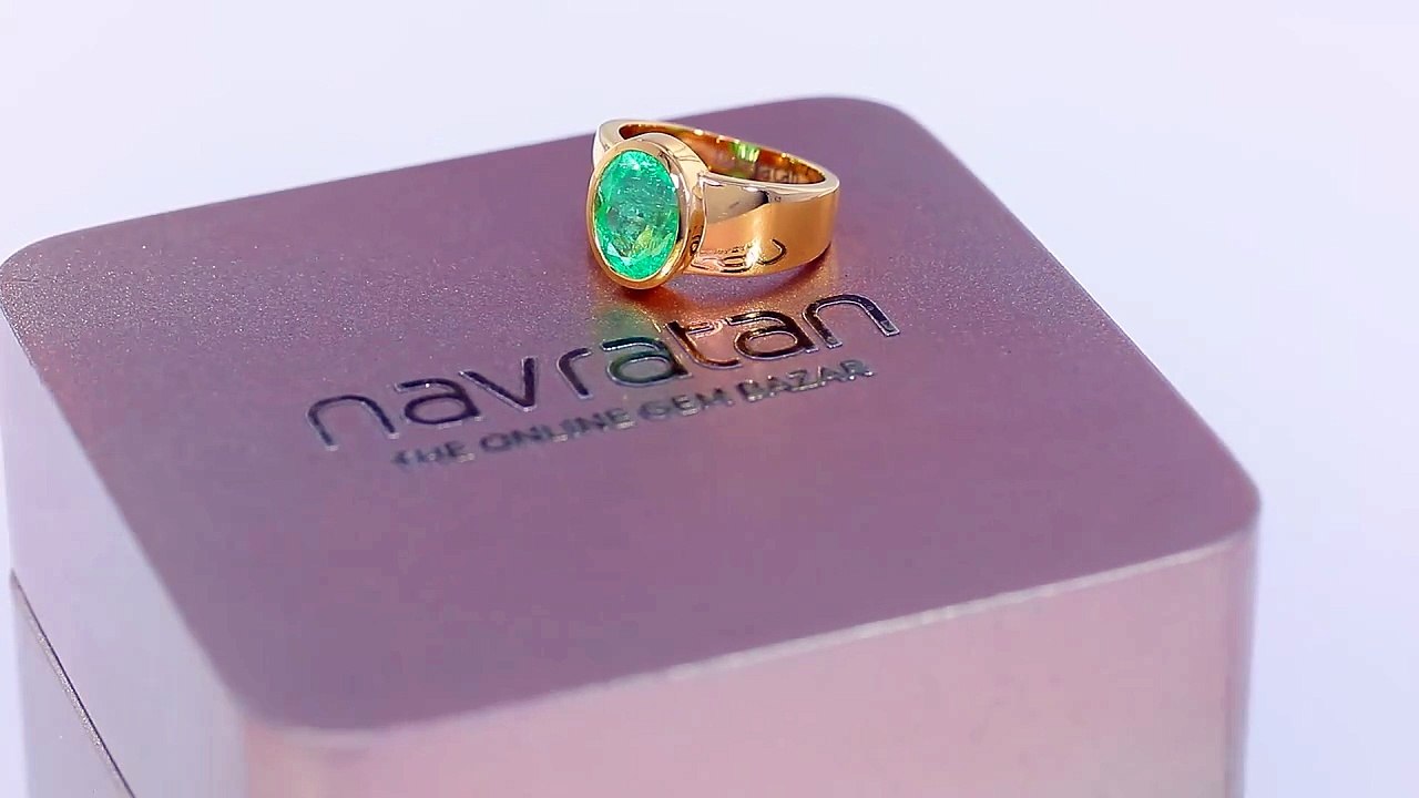 Emerald Ring – Beauty & Prosperity | Navratan