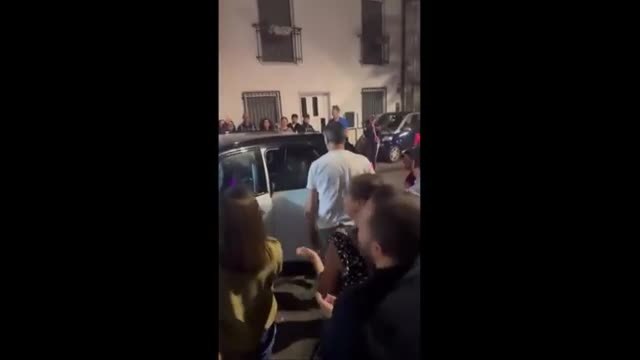 Festa ad Anzi per Katia Buchiccio, prima Miss Italia lucana. La gioia del paese tra striscioni e balli