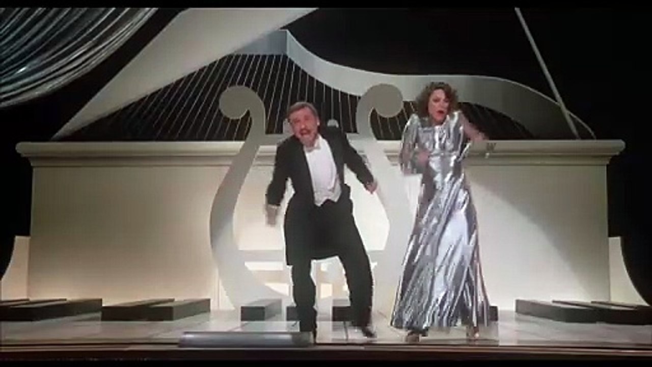 SER O NO SER (1983) - Anne Bancroft y Mel Brooks cantan SWEET GEORGIA BROWN